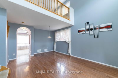 73 Winston Castle Dr, Markham - Berczy image-0-3