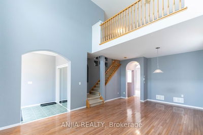 73 Winston Castle Dr, Markham - Berczy image-0-4