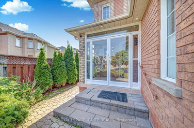 69 Sandham Cres, Markham - Middlefield image-0-3