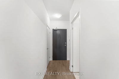 Unit 1120 — 10 Honeycrisp Cres, Vaughan - Vaughan Corporate Centre image-0-3