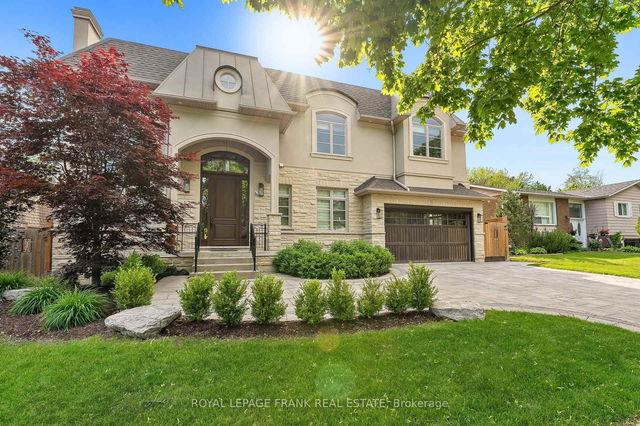 52 Wootten Way N