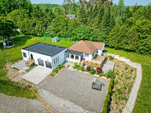 2821 Mount Albert Road