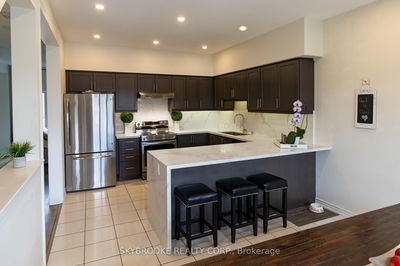 127 Taucar Gate, Bradford West Gwillimbury - Bradford image-0-4