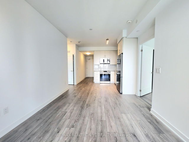 1407 - 95 Oneida Crescent