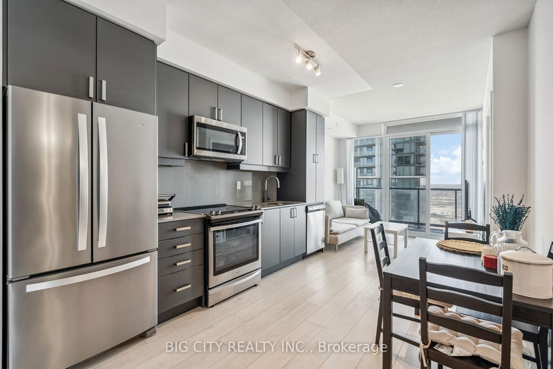 Unit 3211 — 7895 Jane St, Vaughan - Concord image-0-0