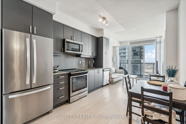 3211 - 7895 Jane Street
