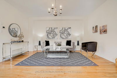 61 Warbler Ave, Vaughan - Patterson image-0-3