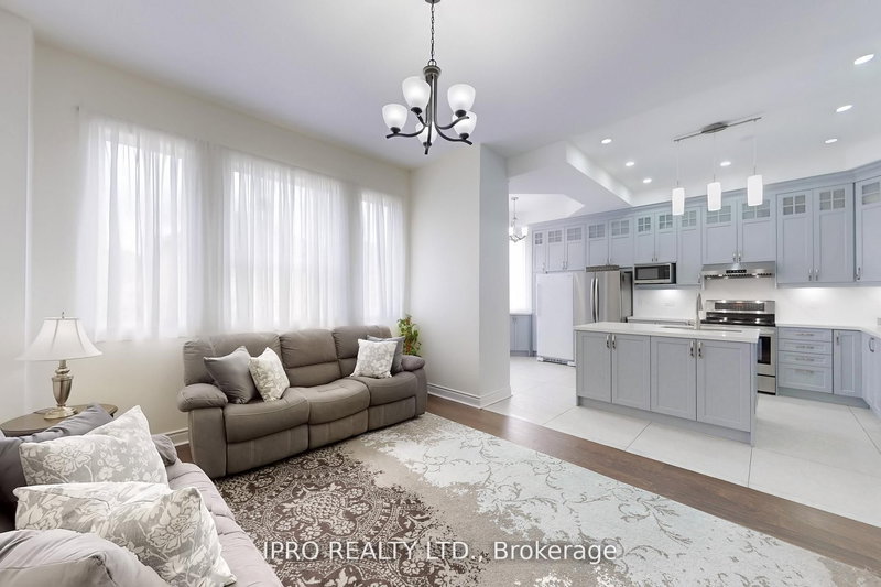 4 Copperstone Cres, Richmond Hill, L4S 2C4 | Image 3