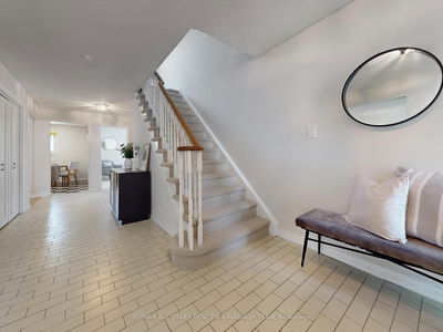 19 Elm Lea St, Markham - Markham Village image-0-2