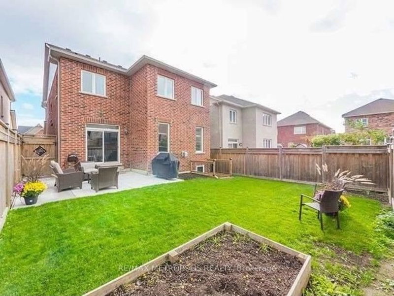 10 Harvest Hills Blvd, East Gwillimbury, L9N 0A5 | Image 2