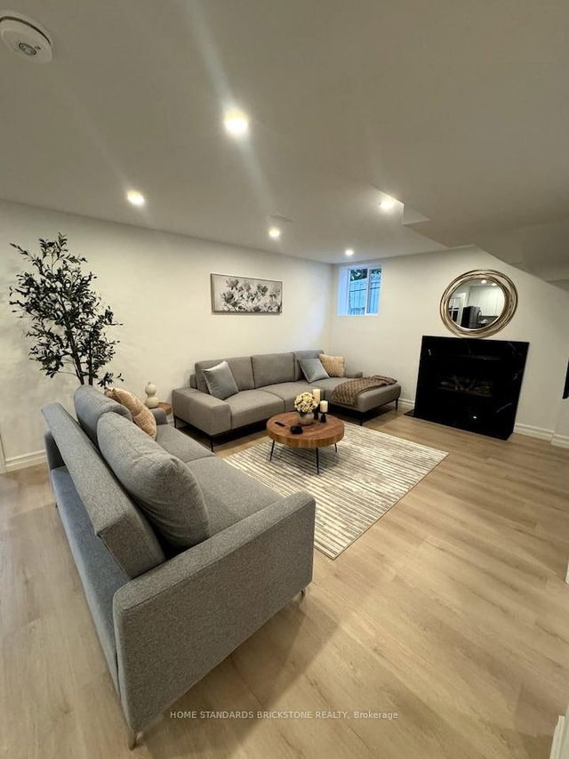 Lower Level - 293 Narinia Crescent