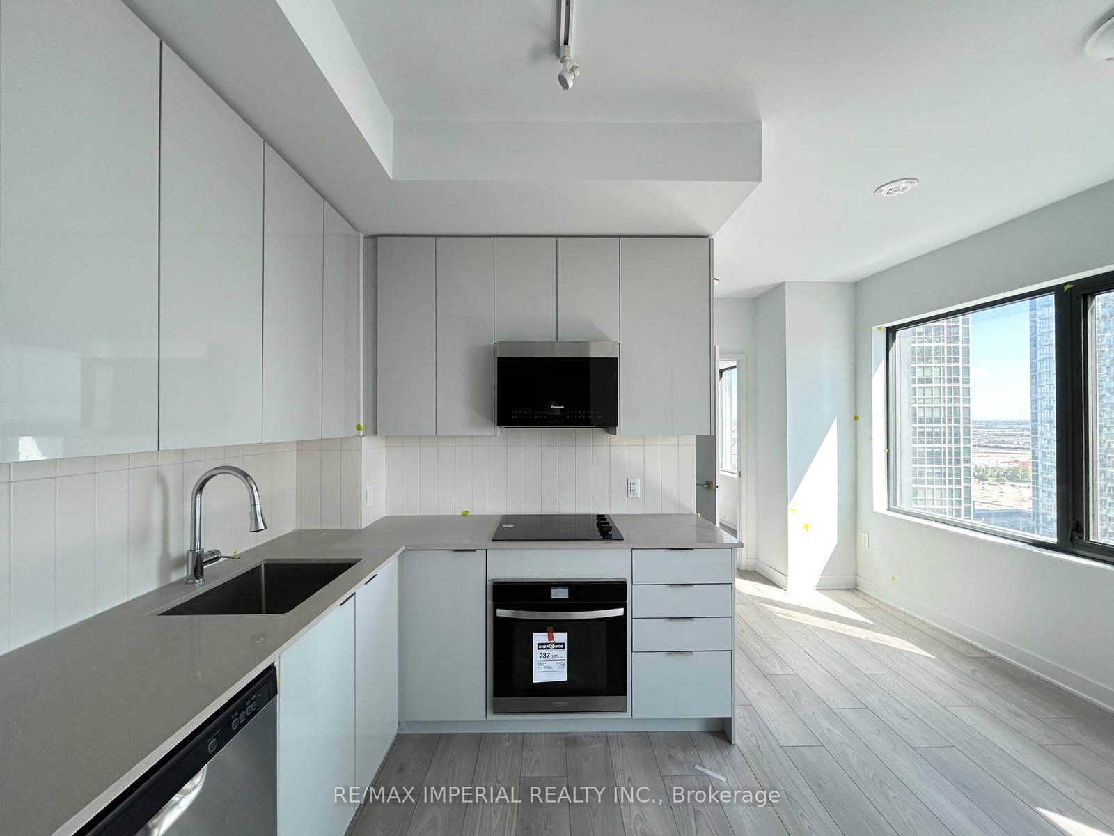 2920 Highway 7 Road, Unit 1106 - Photo 2