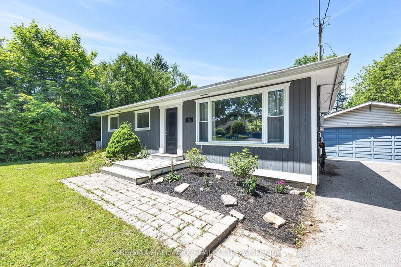 36 Farr Ave, East Gwillimbury, L0G 1V0 | Image 3