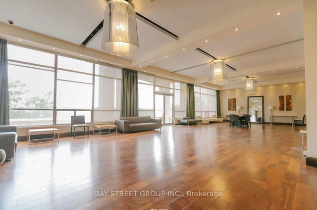 219A - 39 Galleria Parkway