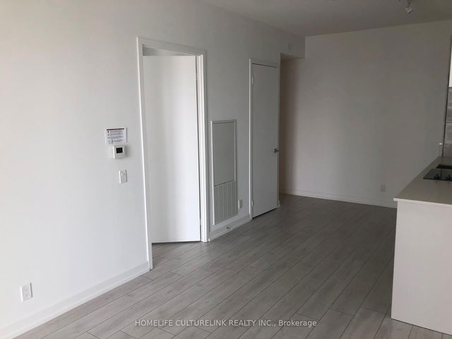 4611 - 950 Portage Parkway