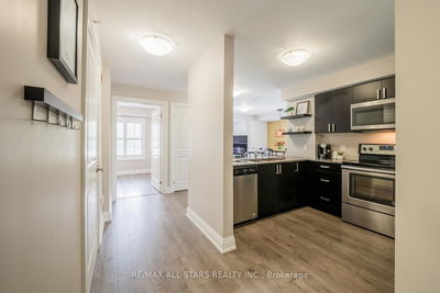 Unit 208 — 481 Rupert Ave, Whitchurch-Stouffville - Stouffville image-0-3