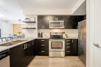 Unit 208 — 481 Rupert Ave, Whitchurch-Stouffville - Stouffville image-0-4