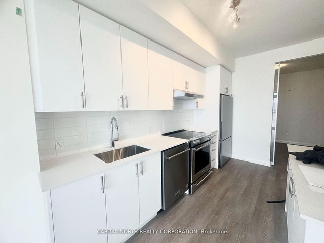 1722 - 8960 Jane Street