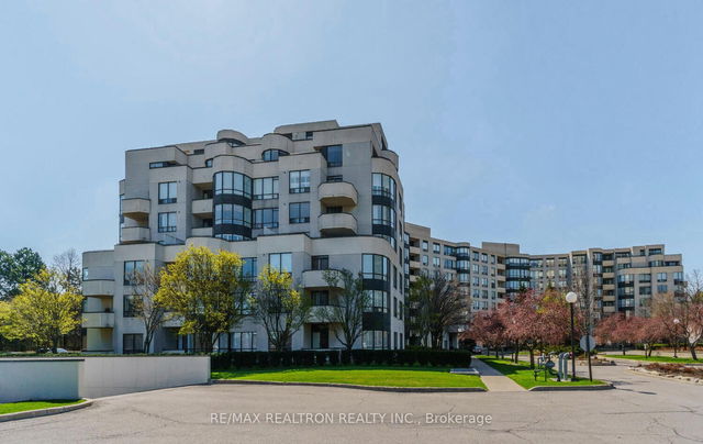 814 - 333 Clark Avenue W