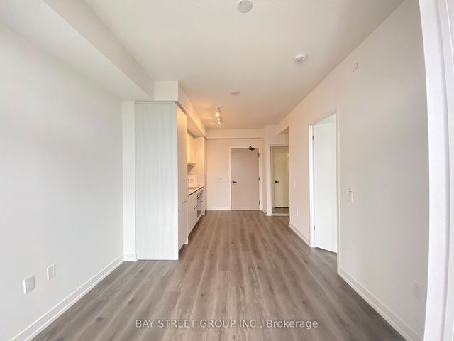 4910 - 225 Commerce Street