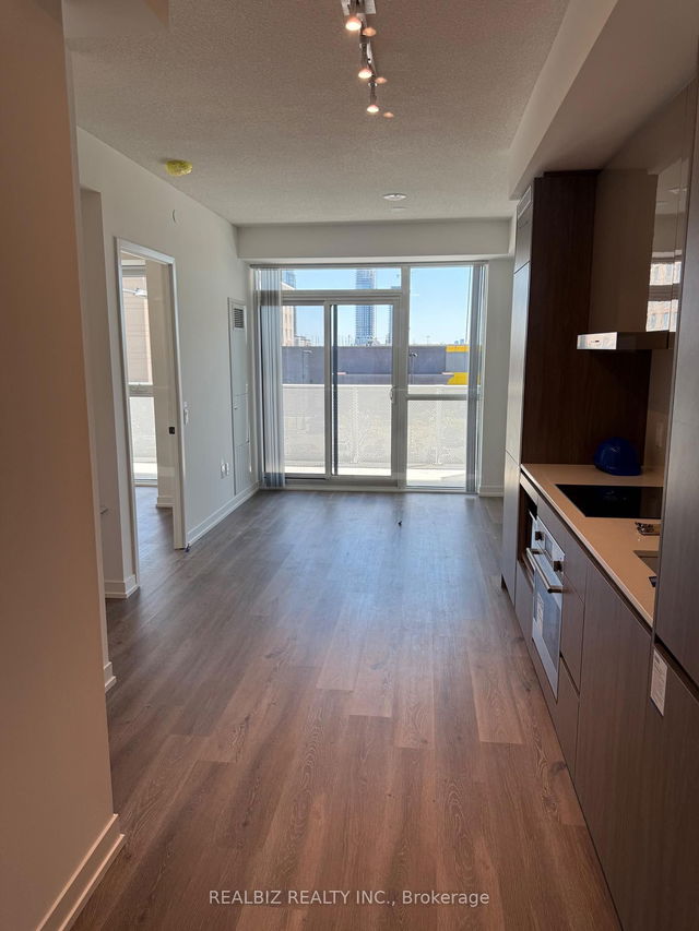 315 - 28 Interchange Way