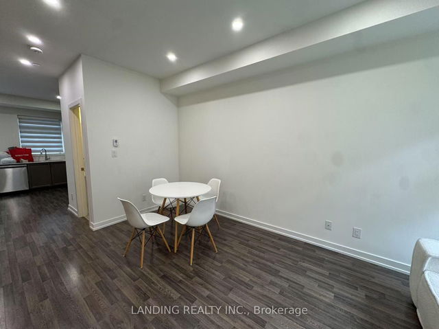 99 - 370D Red Maple Road