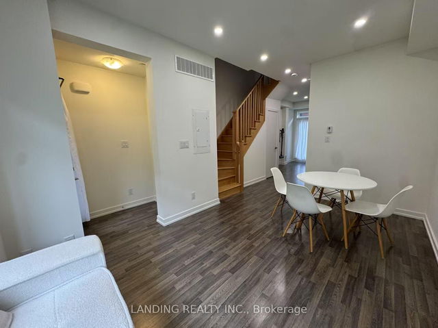 99 - 370D Red Maple Road