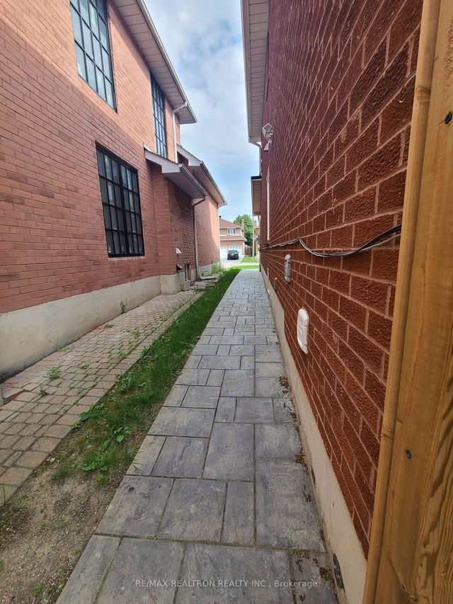 25 Lagani Avenue