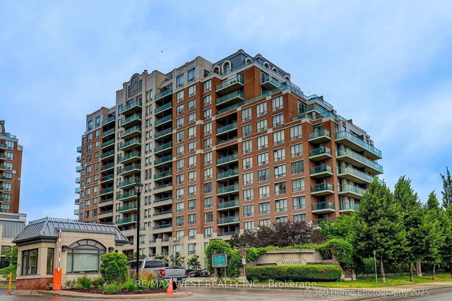 802 - 350 Red Maple Road
