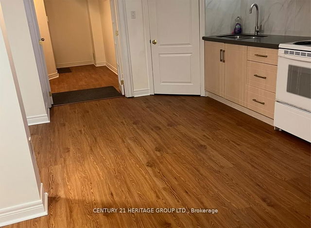 Bsmt - 17 English Oak Drive