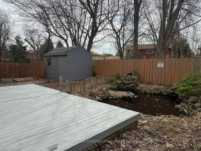 228 Elman Crescent