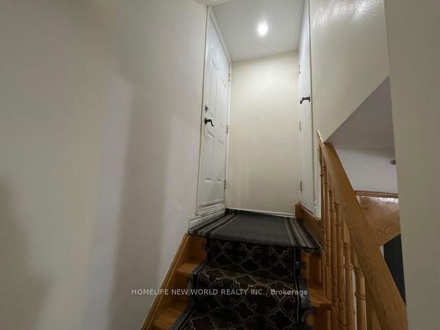 Bsmt - 394 HIGHGLEN Avenue