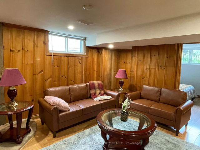 Furnished unit - 80 Trayborn Drive