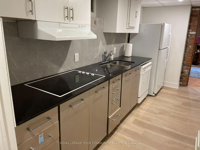 Furnished unit - 80 Trayborn Drive