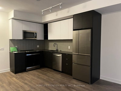 Unit 809 — 100 Eagle Rock Way — photo 2