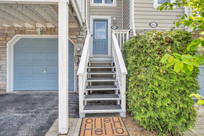 1056 On Bogart Circ, Newmarket - Gorham-College Manor image-0-2