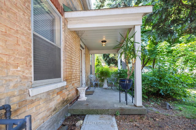 2321 Major Mackenzie Drive W