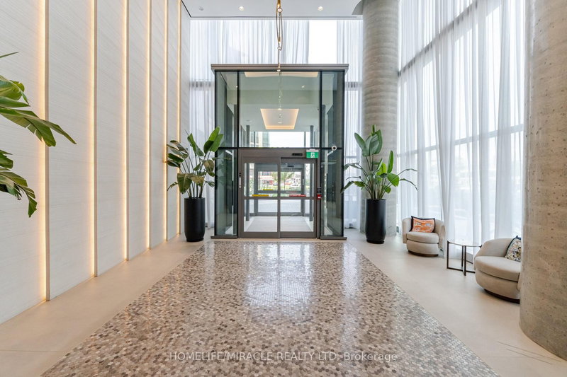 3907 - 7890 Jane St, Vaughan, L4K 0K9 | Image 3