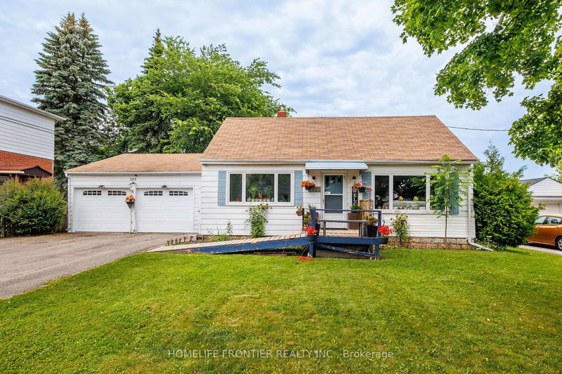 593 Watson Ave, Newmarket, L3Y 2V2 | Image 3