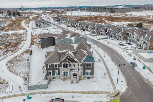 518 Kleinburg Summit Way