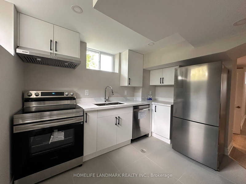 Basement - 82 Oxford St, Richmond Hill, L4C 4L5 | Image 3