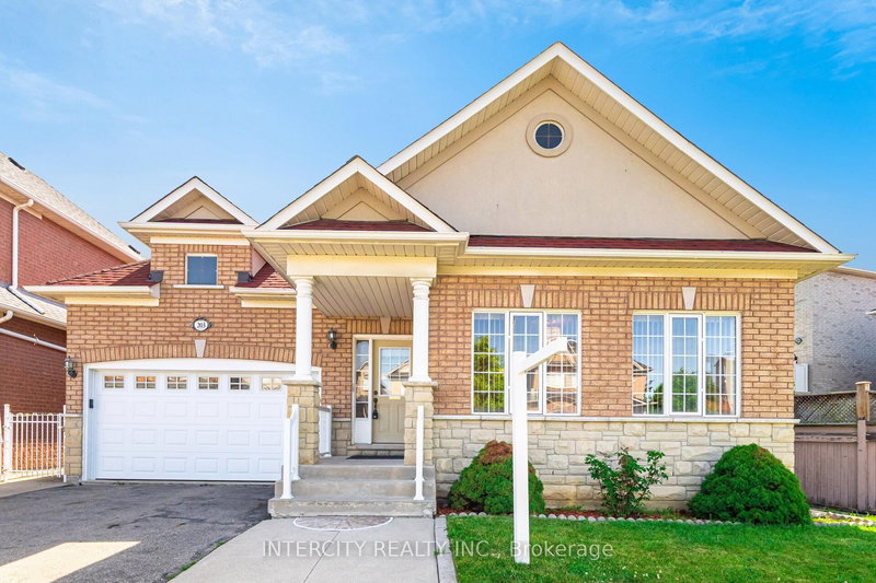 203 Starling Blvd, Vaughan, L4H 3J4 | Image 2