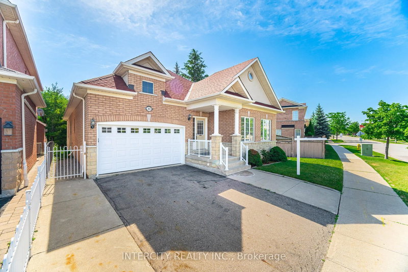 203 Starling Blvd, Vaughan, L4H 3J4 | Image 3