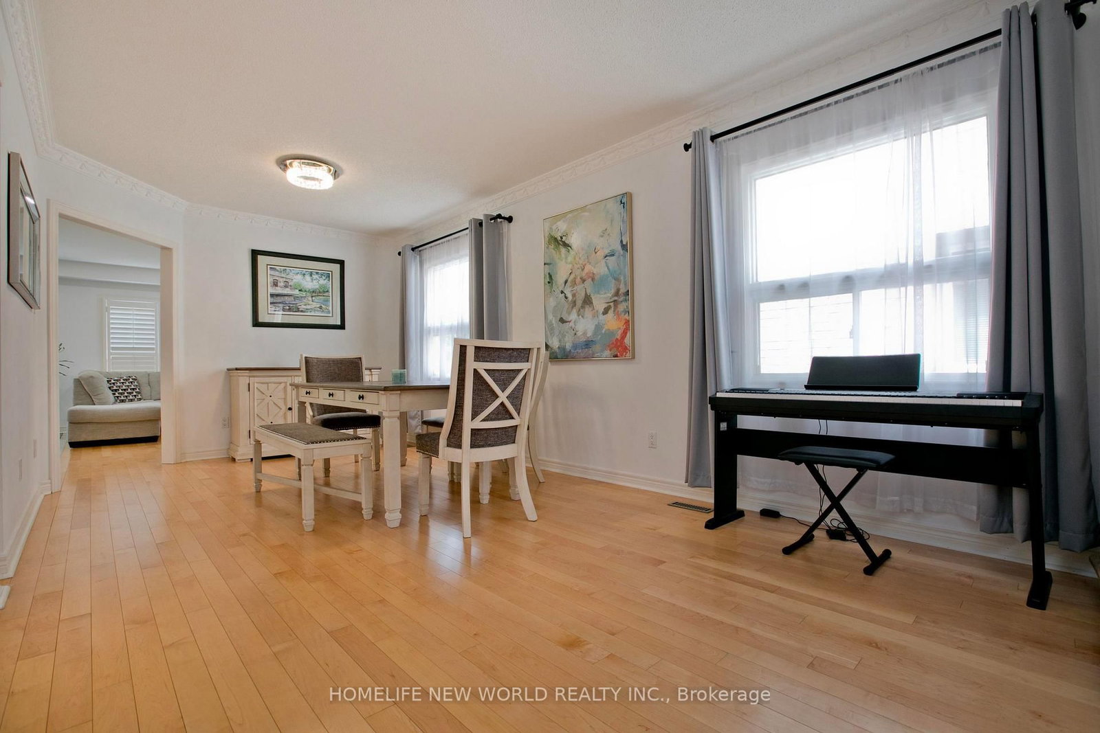 Listing Image 7