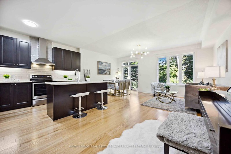 92 Radial Dr, Aurora, L4G 0Z8 | Image 3