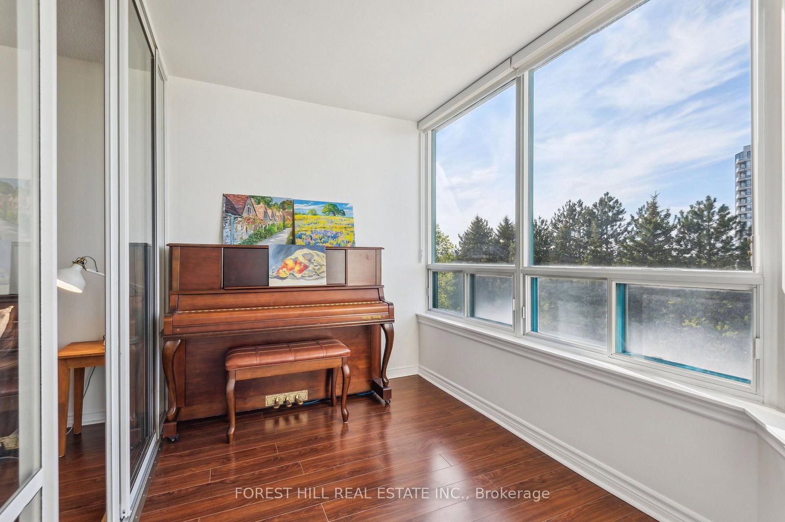 Listing Image 10