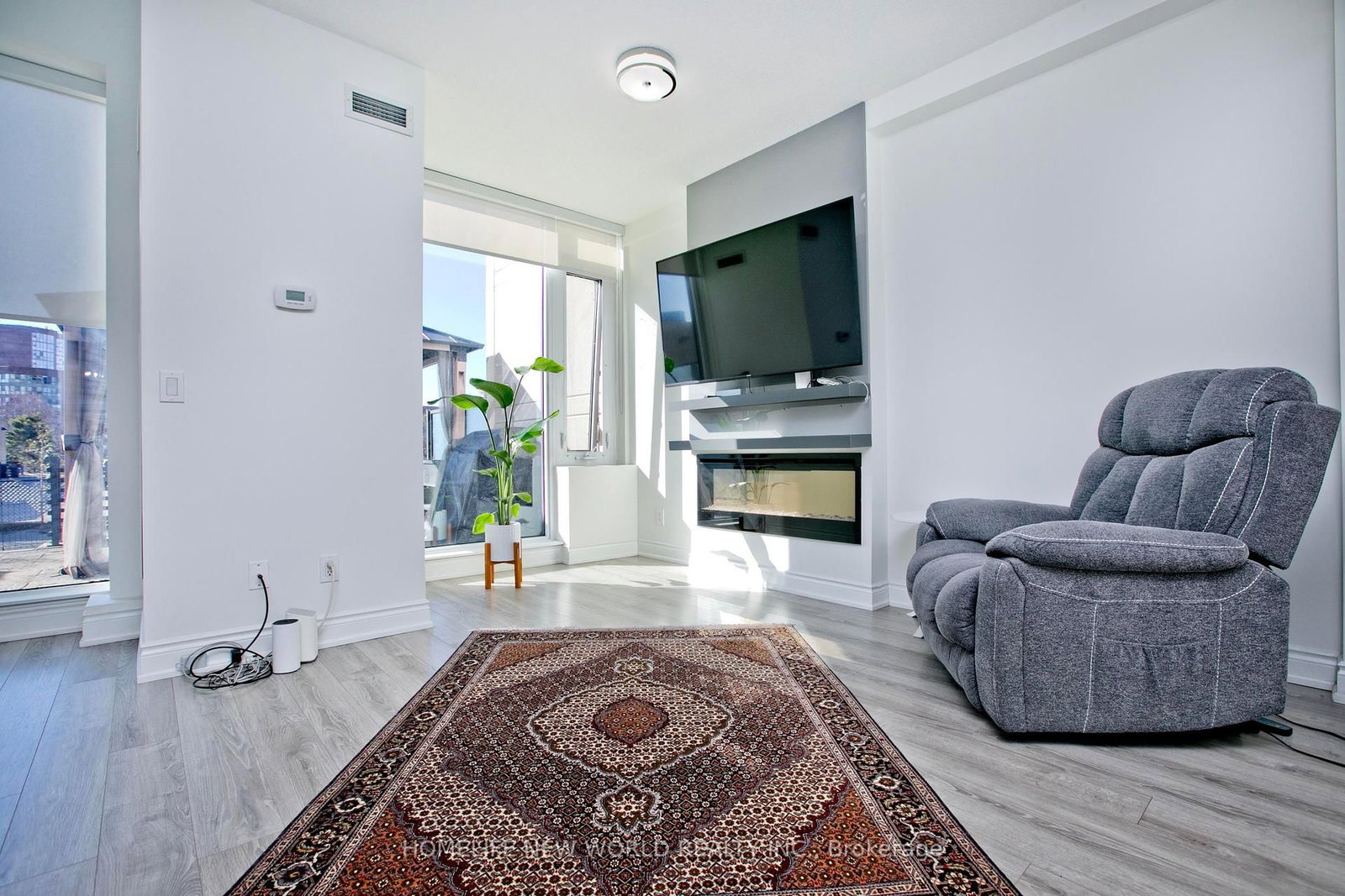 9618 Yonge Street, Unit TH 105 - Photo 13