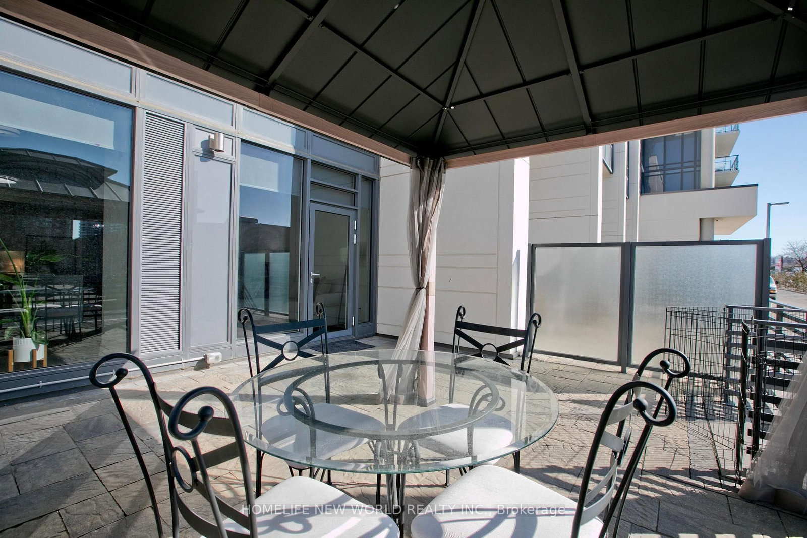 9618 Yonge Street, Unit TH 105 - Photo 18