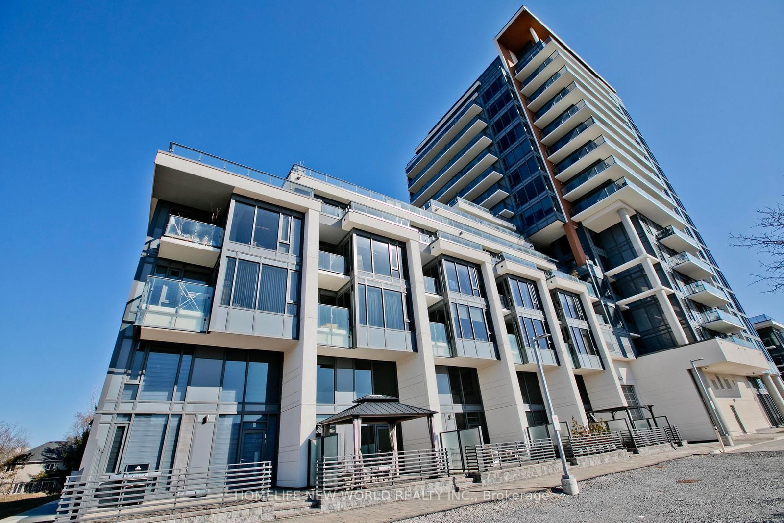 9618 Yonge Street, Unit TH 105 - Photo 21