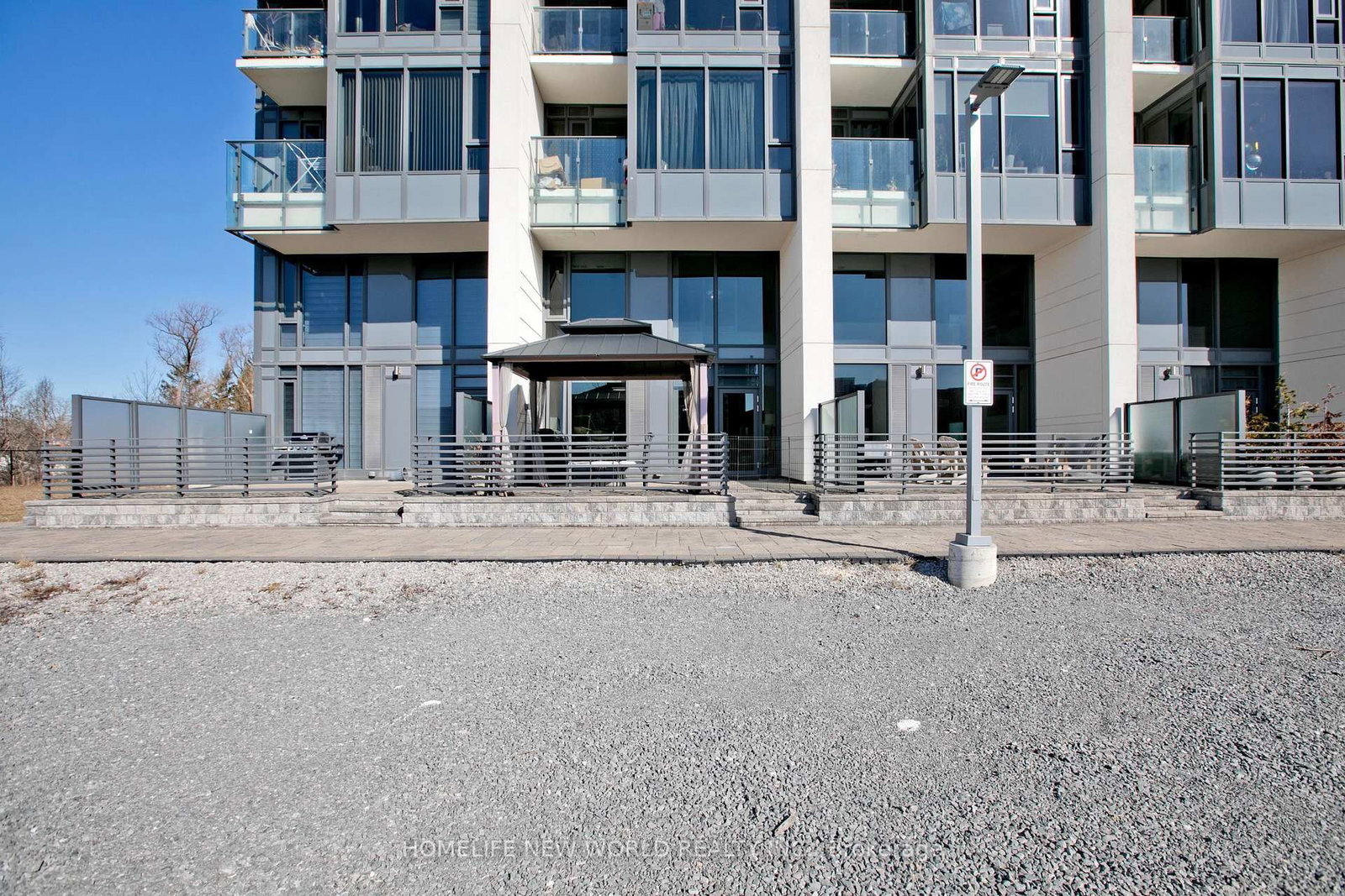 9618 Yonge Street, Unit TH 105 - Photo 24